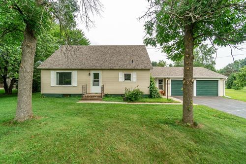 13058 40th Ave, Chippewa Falls, WI, 54729-5504 | Card Image