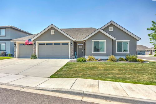 2765 Broken Top Ave, Richland, WA, 99354-2031 | Card Image
