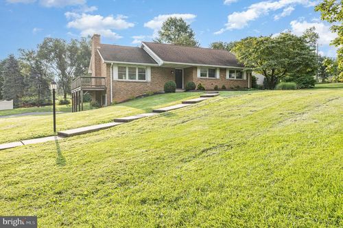 100 Maple Ln, LEBANON, PA, 17042-9022 | Card Image