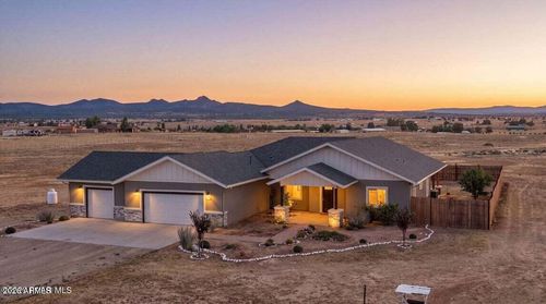26180 N Vineyard Lane, Paulden, AZ, 86334 | Card Image