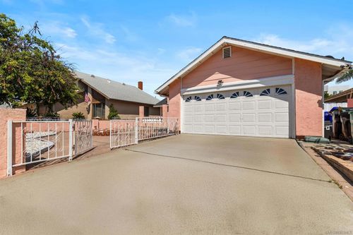 1095 Stillwell Ave, San Diego, CA, 92114-6524 | Card Image