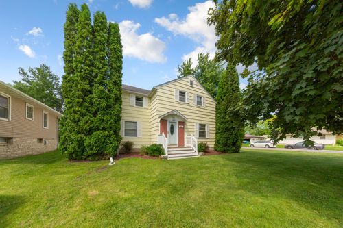825 8th Ave Ne, Waseca, MN, 56093-3616 | Card Image