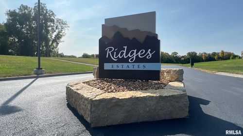 805 W 5th Street Ln, Coal Valley, IL, 61240-9526 | Card Image