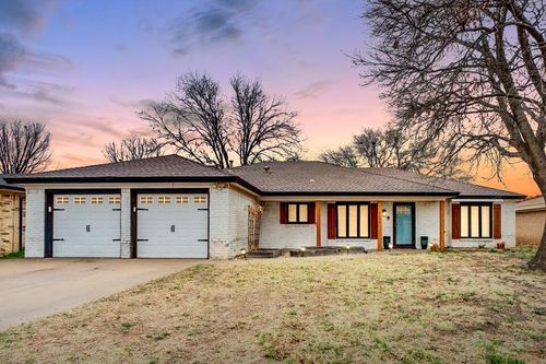 5604 70th St, Lubbock, TX, 79424-1421 | Card Image