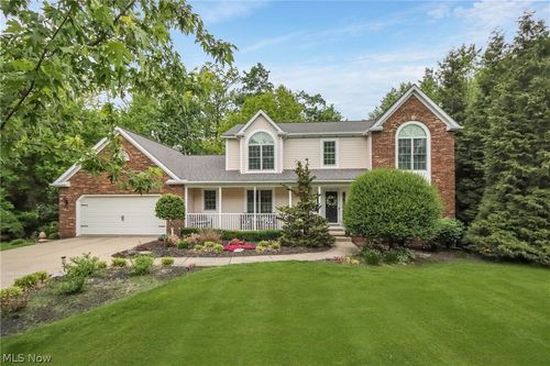 8015 Hansom Pl, Concord Township, OH, 44060-8061 | Card Image
