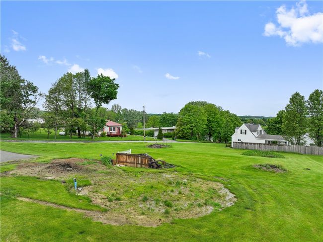 829 Hecla Rd, House other with 5 bedrooms, 3 bathrooms and 2 parking in Mt. Pleasant Twp - Wml PA | Image 4