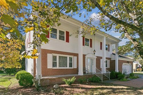 11 Carriage Hill Dr, Poquoson, VA, 23662-1401 | Card Image