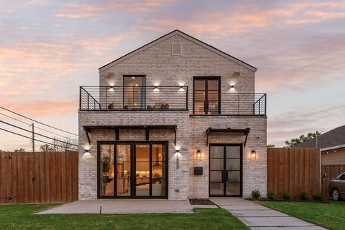 1802 Pueblo St, Dallas, TX, 75212-3813 | Card Image