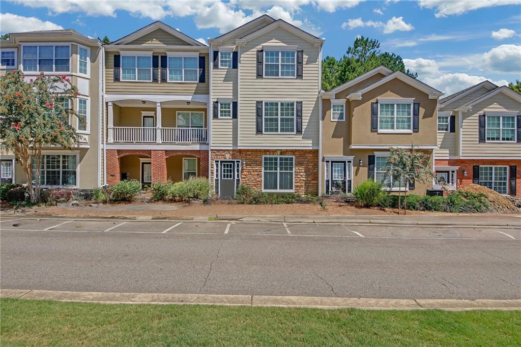 Riverstone Commons Cir, Canton, GA 30114