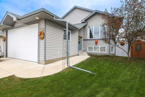 4403-59 Street Close, Rocky Mountain House, AB, T4T1W4 | Card Image