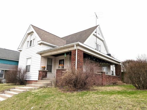 15 E Main St, Rossville, IN, 46065-9486 | Card Image
