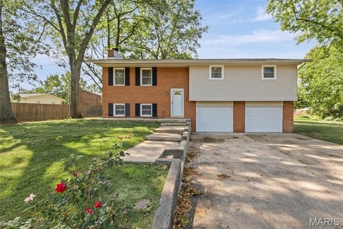 605 Johnny Dr, Maryville, IL, 62062-5719 | Card Image