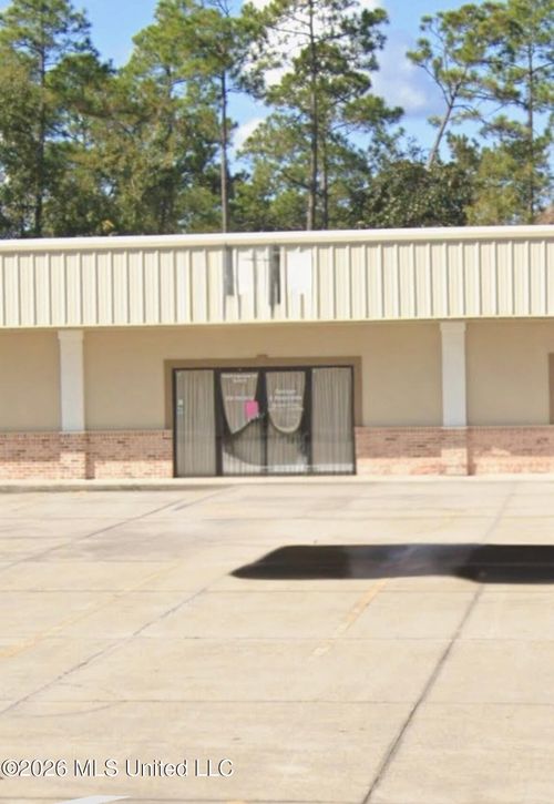 16940 Kapalama Rd, Pass Christian, MS, 39571-9708 | Card Image
