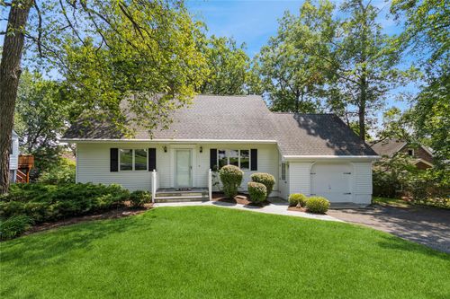509 Hudson View Rd, Nyack, NY, 10960-1120 | Card Image