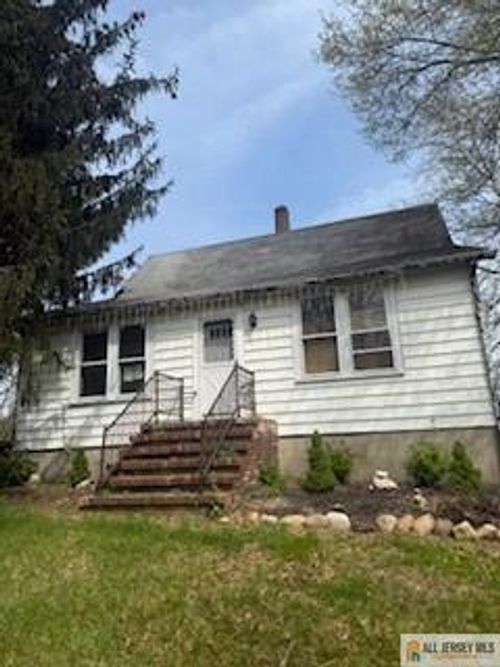 517 Spotswood Englishtown Rd, Monroe, NJ, 08831-3242 | Card Image