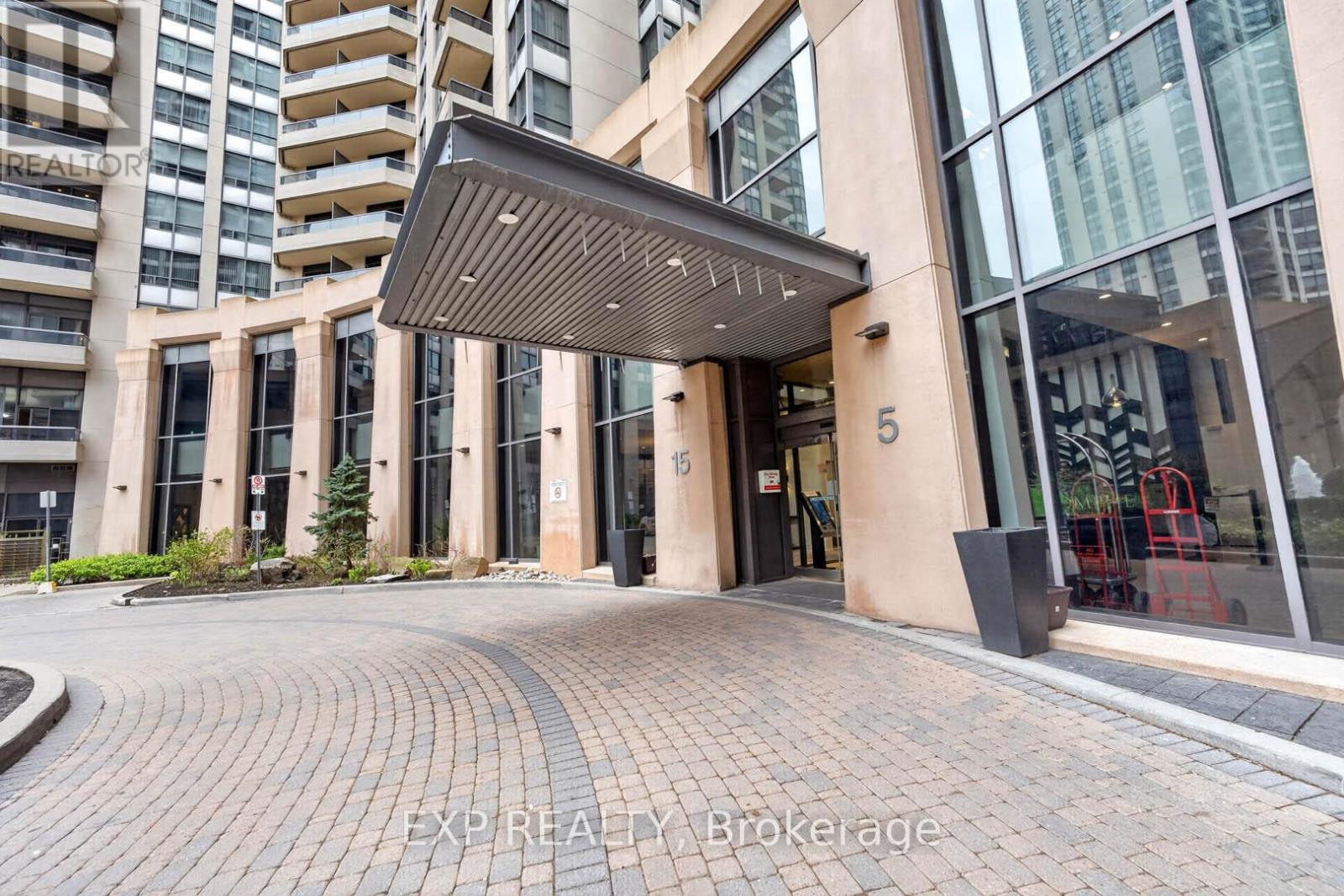 Residential in Toronto (Willowdale East) 5