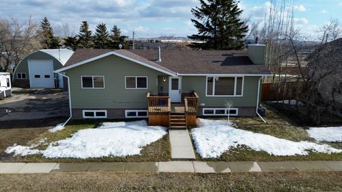 113 1 Ave W, Delia, AB, T0J0W0 | Card Image