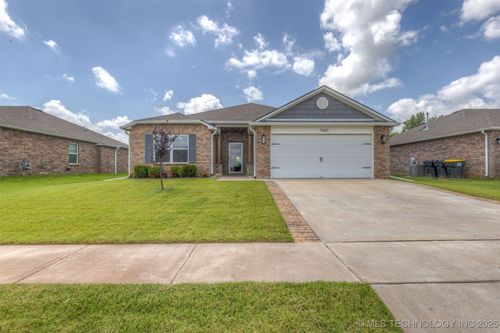 7420 E 160th Pl S, Bixby, OK, 74008-6229 | Card Image