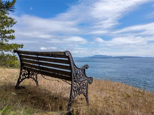 120 Cliffside Rd, Saturna Island, BC, V0N2Y0 | Card Image