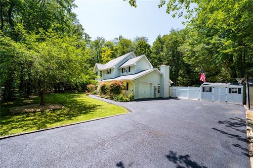 211 Annette Marie Dr, Long Pond, PA, 18334-9777 | Card Image