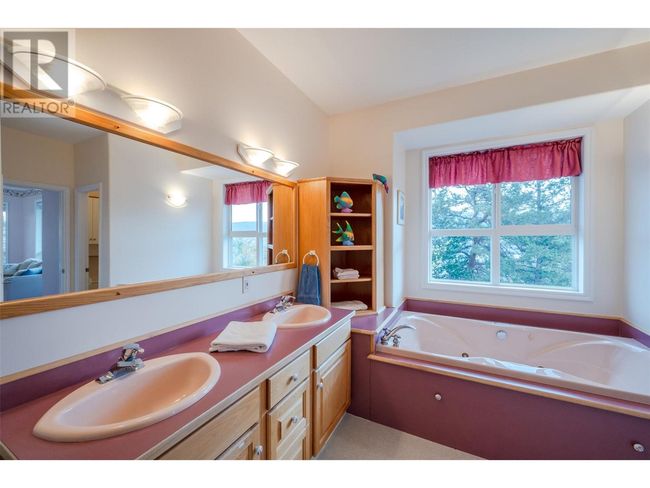 19409 Mcdougald Rd, House other with 3 bedrooms, 2 bathrooms and 2 parking in Summerland BC | Image 24