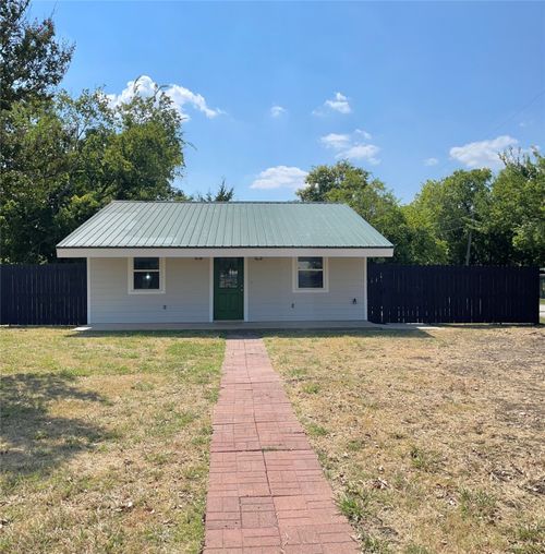 2204 Morgan St, Greenville, TX, 75401-2839 | Card Image