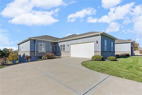 21962 W 116th Ter, Olathe, KS, 66061-5775 | Card Image