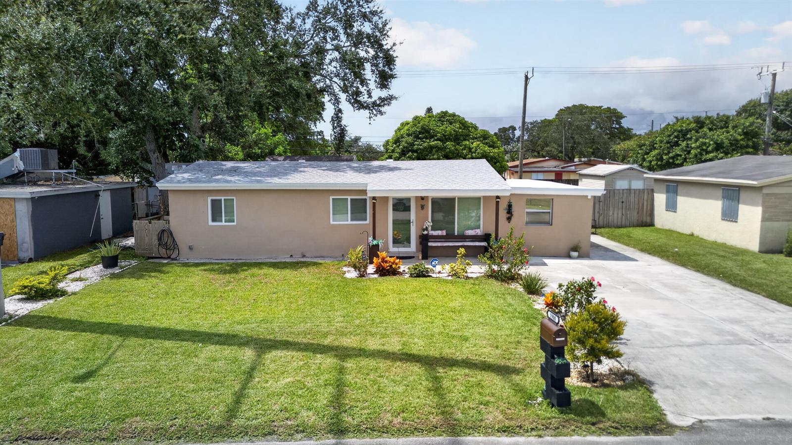 Residential Lease in Hollywood