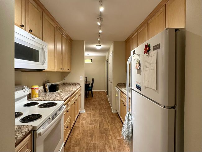 APT-138 - 132 Demont Ave E, Condo with 2 bedrooms, 2 bathrooms and null parking in Little Canada MN | Image 5