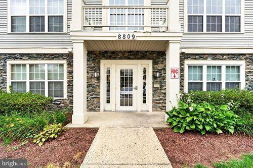 204-8809 Stone Ridge Cir, PIKESVILLE, MD, 21208-1064 | Card Image