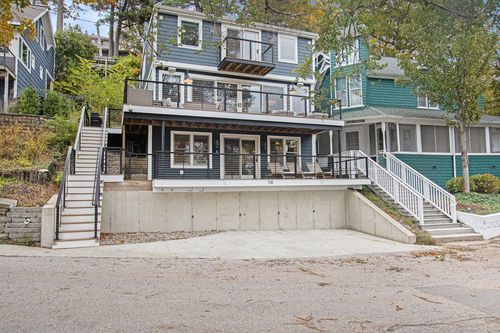 58 Poplar Rdg, Grand Haven, MI, 49417-2425 | Card Image