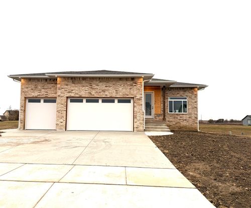 2207 S Chateau Ct, Wichita, KS, 67207-7785 | Card Image