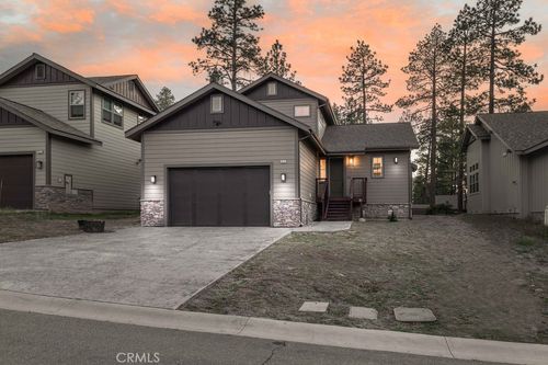 812 Pine Meadow Ct, Big Bear Lake, CA, 92315-2597 | Card Image