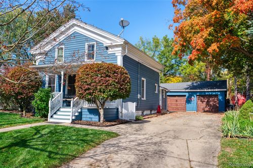 434 Livingston St, Howell, MI, 48843-2333 | Card Image