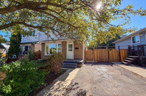 2329 Greenbank Trail, Burlington, ON, L7P3S7 | Card Image