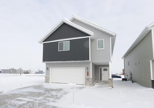 2387 Eagle Valley Dr S, Fargo, ND, 58104-7301 | Card Image