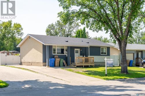 257 Hanley Cres, Regina, SK, S4R5A9 | Card Image