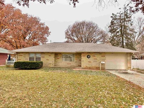 1127 N 5th St, Seward, NE, 68434-1238 | Card Image