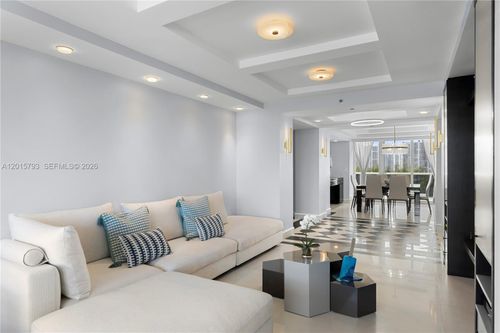 806-19111 Collins Ave, Sunny Isles Beach, FL, 33160-2379 | Card Image