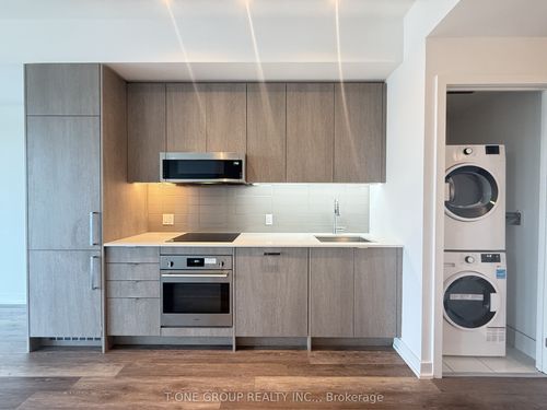 521-250 Lawrence Ave W, Toronto, ON, M5M1B2 | Card Image