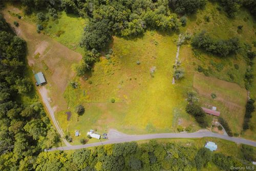 332 E Mountain Road, Neversink, NY, 12740 | Card Image