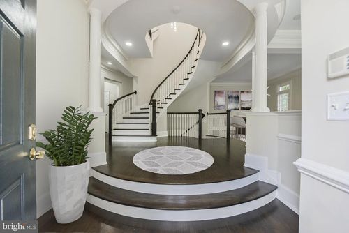 1496 Evans Farm Dr, MCLEAN, VA, 22101-5653 | Card Image