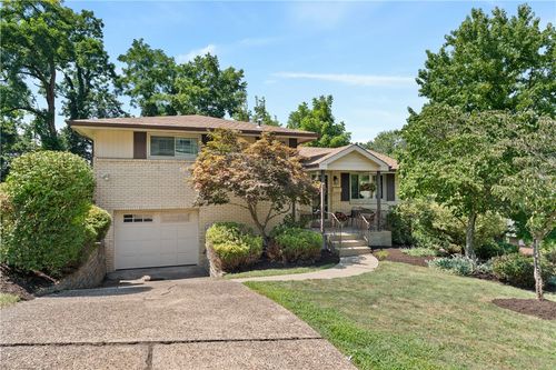 102 Susan Dr, Pittsburgh, PA, 15220-3110 | Card Image