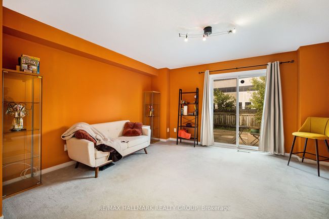 63 Manhattan Cres, House attached with 2 bedrooms, 2 bathrooms and 2 parking in Ottawa ON | Image 15