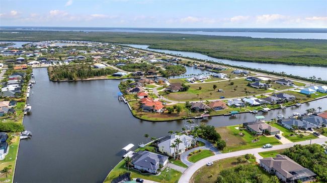 15490 Seafoam Cir, House other with 3 bedrooms, 3 bathrooms and null parking in PORT CHARLOTTE FL | Image 82