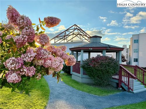 unit-2201-301 Pinnacle Inn Rd, Beech Mountain, NC, 28604-7479 | Card Image