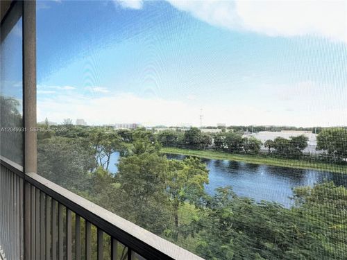 508-2206 S Cypress Bend Dr, Pompano Beach, FL, 33069-5631 | Card Image
