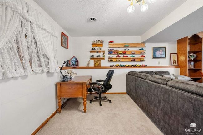 1920 Apache Dr, House other with 3 bedrooms, 3 bathrooms and null parking in Junction City KS | Image 27