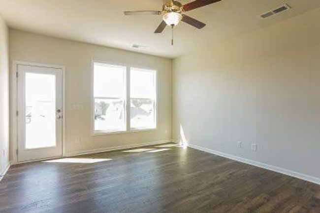 001-photo-living-room-11006493 | Image 16