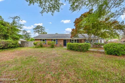 917 Wordsworth Dr, Wilmington, NC, 28405-2637 | Card Image
